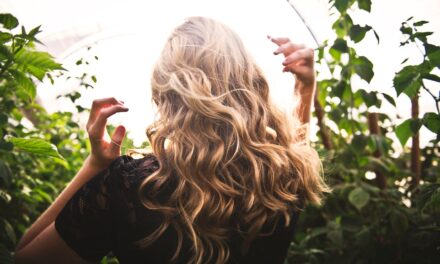 Jak wzmocnić cebulki włosów? – domowe sposoby na wzmocnienie włosów